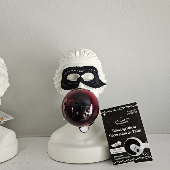 NWT Michaels Ashland Gothic Bordeaux Bubble Gum Man & Woman Busts - Picture 4 of 10